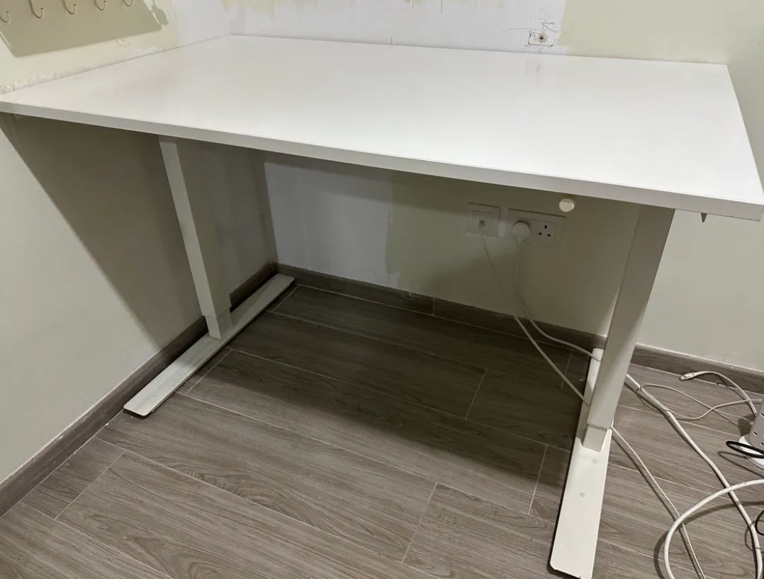 IKEA 手動升降書枱 Standing Desk (SKARSTA / TROTTEN)