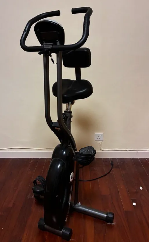 健身單車 Black Exercise Bike with Backrest